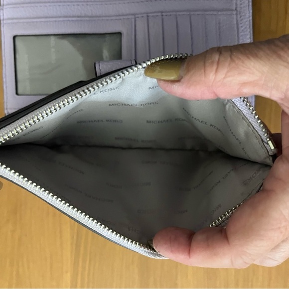 Michael Kors Adele Lilac Pebble Leather Smartphone Medium Double Zip Wallet - Picture 10 of 14